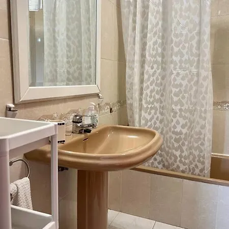 Playa America, Piso Familiar Con Jardin Y Garaje, Cerca De La Playa Apartment Nigran
